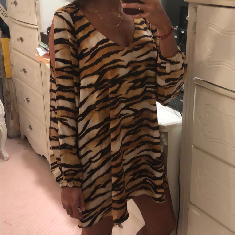 NWT Lovers & Friends Dress